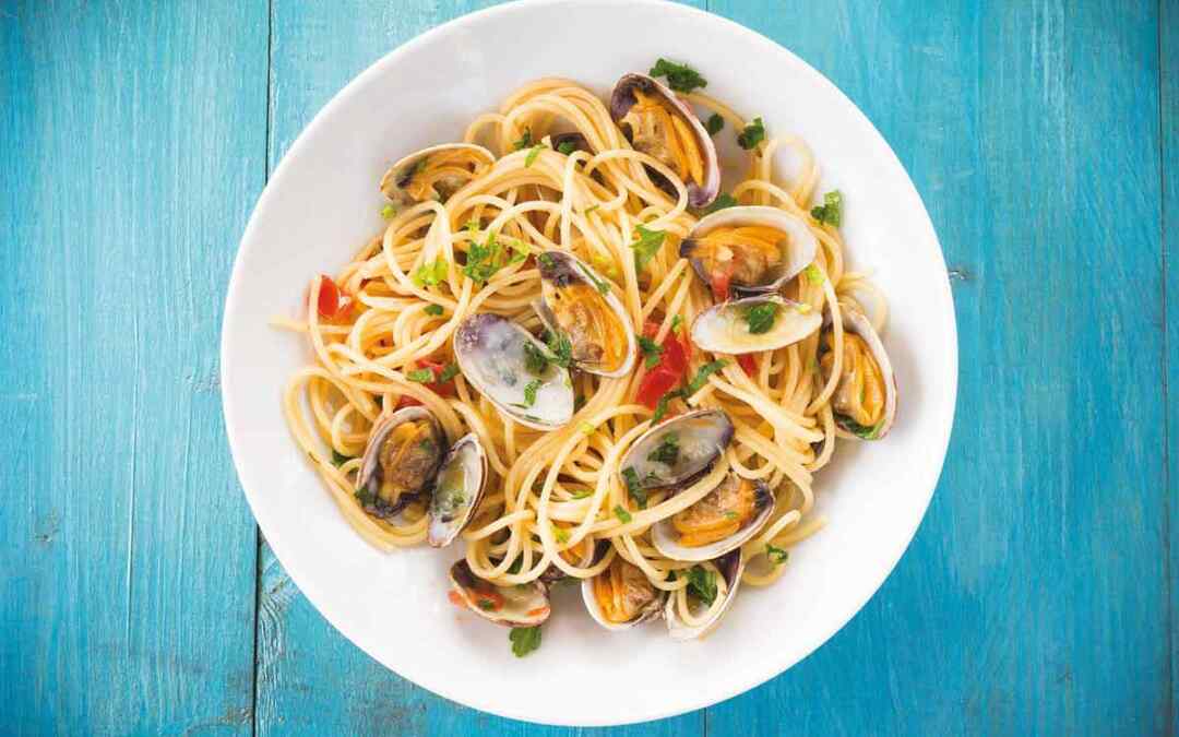 La ricetta per cucinare gli spaghetti alle vongole