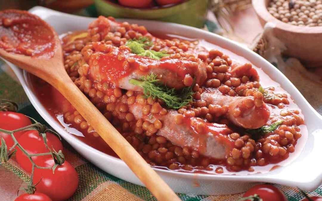 Come fare la salsiccia e le lenticchie in umido? La ricetta originale