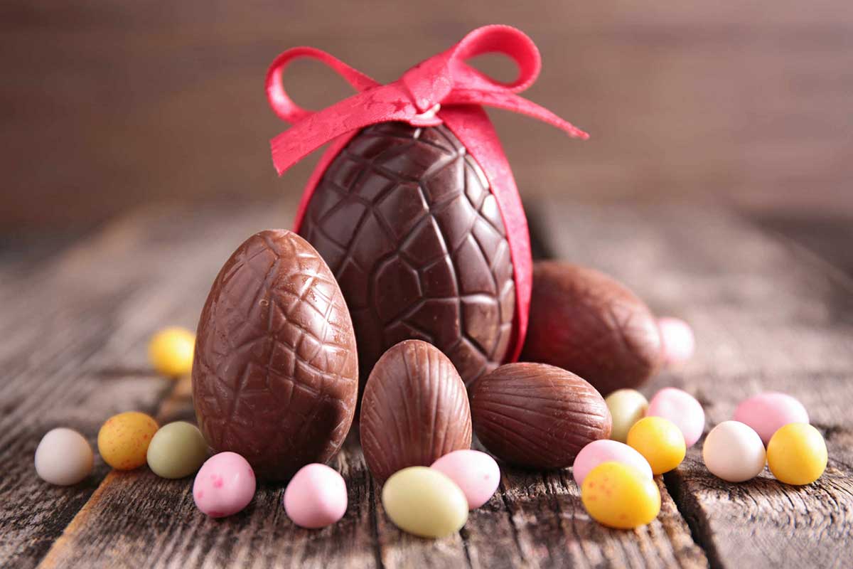 Uova di Pasqua fatte in casa con e senza stampo